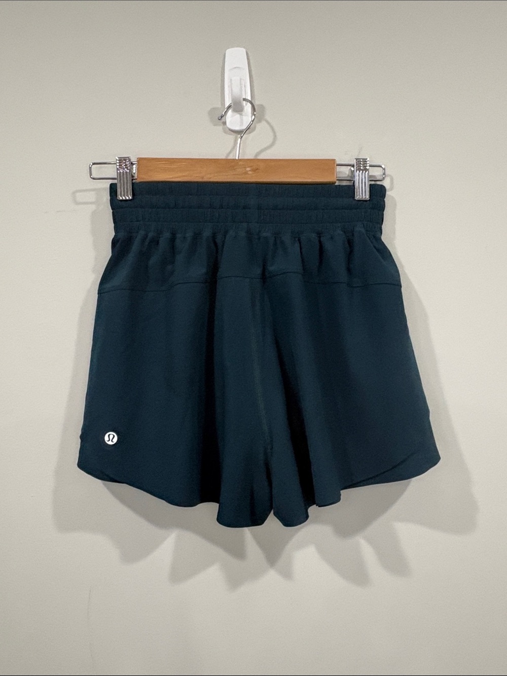 Lululemon Shake It Out High-Rise Running Short Blue 2.5" XS - Picture 6 of 8